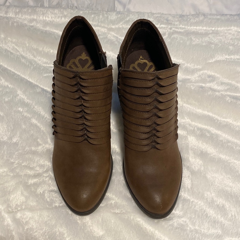 Fergalicious by Fergie heeled boots- size 6.5